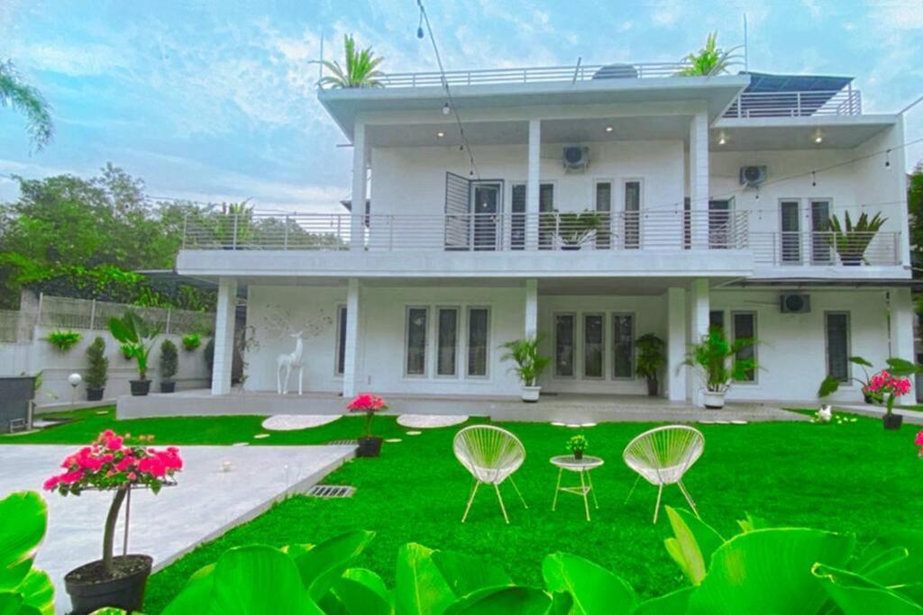 Garden Villa By Villapedia Bogor Exterior foto